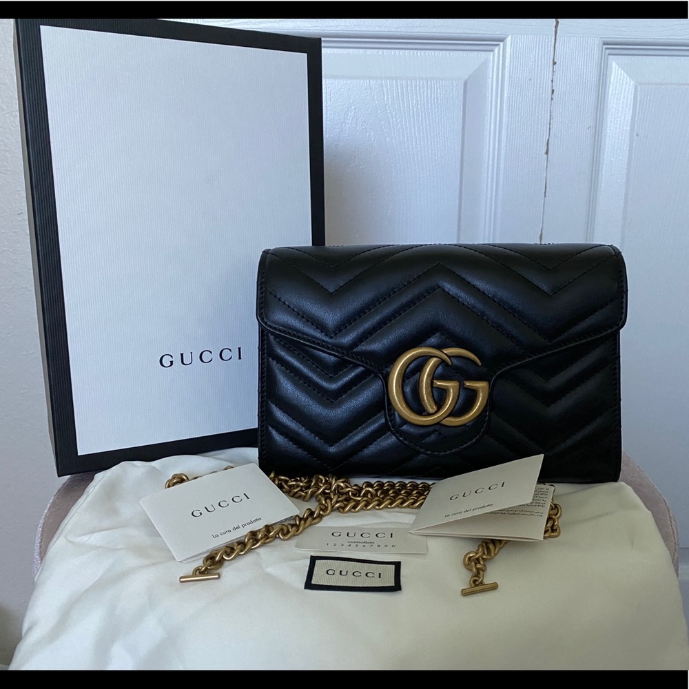 Authentic Gucci GG Marmont matelassé mini bag